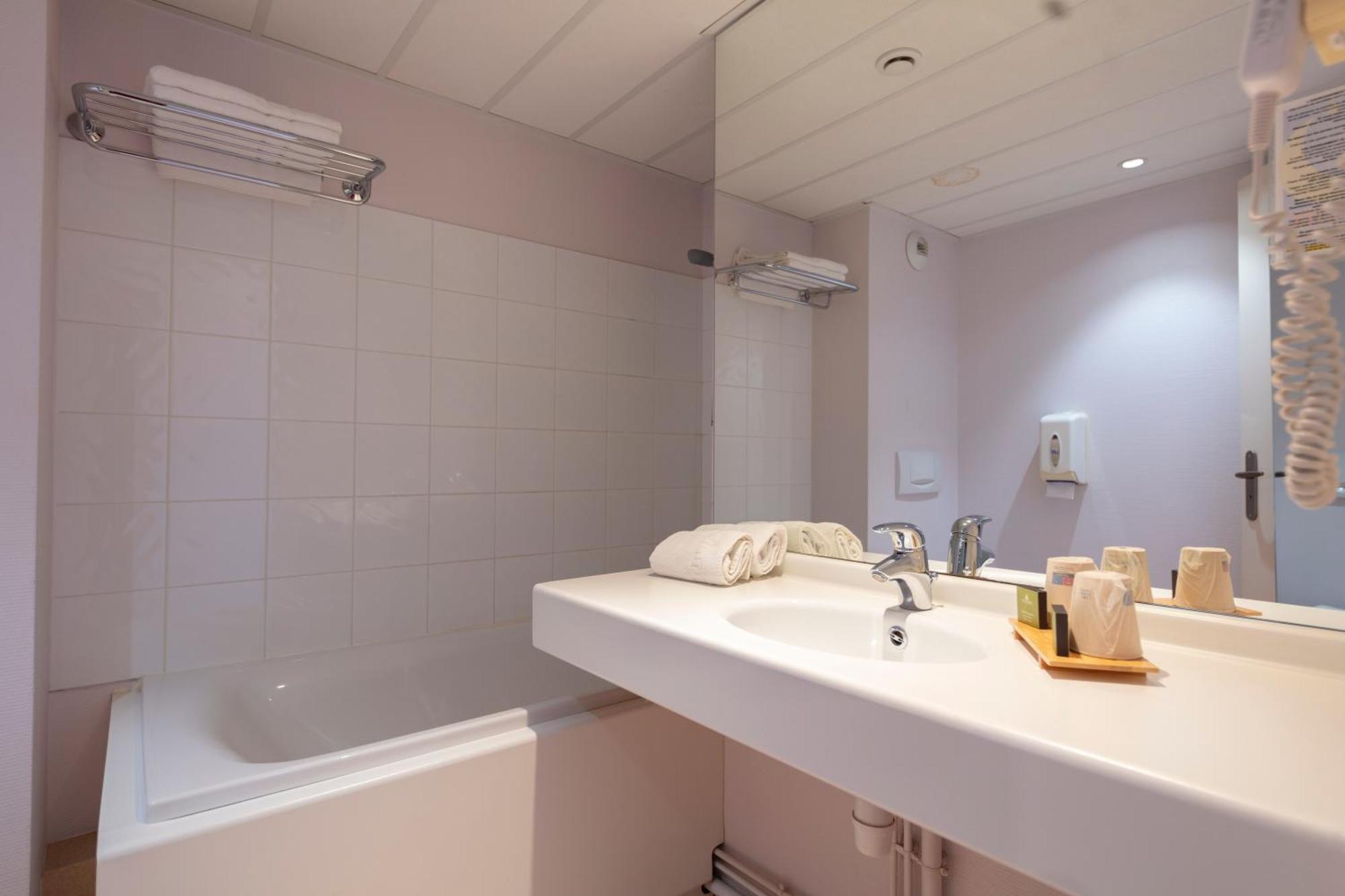 Artemis Hotel & Spa Bistro Coquet Brioude Room photo
