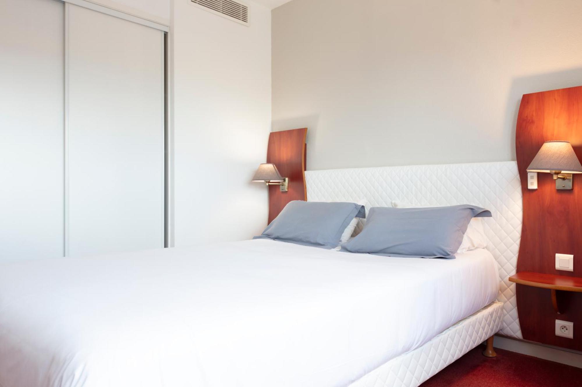 Artemis Hotel & Spa Bistro Coquet Brioude Room photo