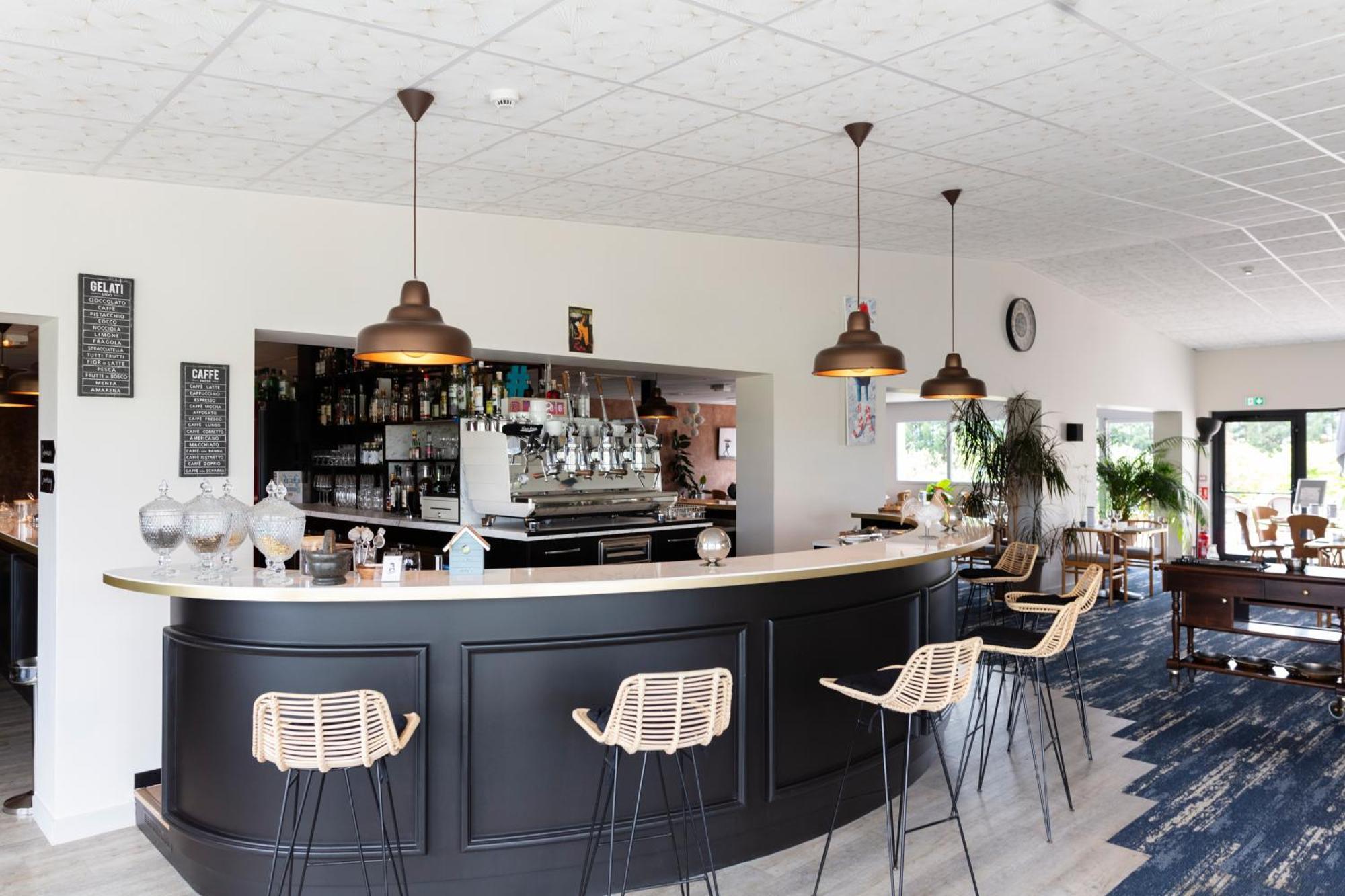 Artemis Hotel & Spa Bistro Coquet Brioude Exterior photo